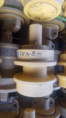 Каток поддерживающий (без опоры, вал 61мм) 5182547; W44018000 SEM816D