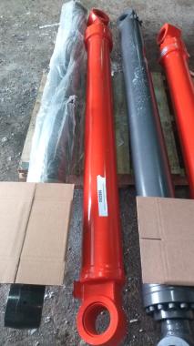 Гидроцилиндр ковша (Hitachi ZX240-5G) 9282252