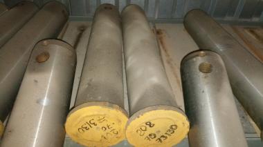 Палец Komatsu PC-400 208-70-73130 (d=100, L=555) (линк-рукоять, линк-г/ц ковша)