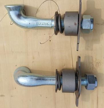 Болт крепления защиты ковша (J-bolt) 95101640 / SFA125J6, система Hensley