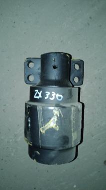 Каток поддерживающий Hitachi ZX330-1, EX300-5 (болт М16х2х40) 9149839
