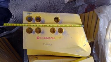 Нож угловой левый 7 отв. 40мм (Komatsu WD600-3) 175-70-21126