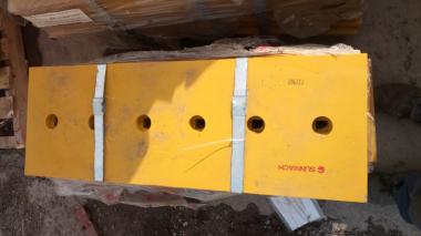 Кромка режущая 7J2960 средняя (951х330х40; 6 отв.) CAT 9DR