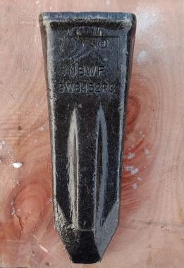 Зуб ковша 9W8452RC (J450; E330; 1U3452RC; LC450RC) кованый