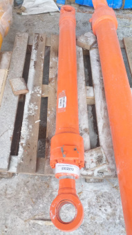 Гидроцилиндр ковша (Hitachi ZX200-5G) 9312272