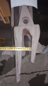 Адаптер Hyundai (R360LC, R450LC) 61E7-0100 фото 1